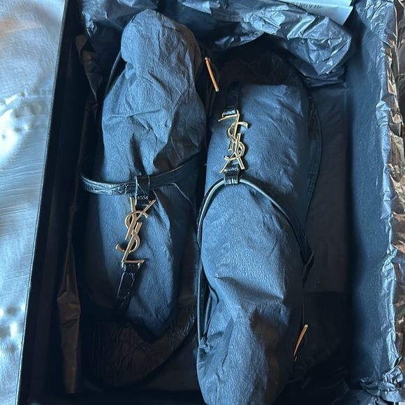 Saint Laurent Cassandra Leather Thong Sandals size 39 - Picture 2 of 12